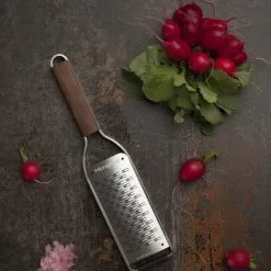 Microplane Master Rivejern Medium 9 Microplane Master Rivejern Medium -køkkenudstyr 3990 d2320de9 feff 4e7d 81ce 397d3e7bb618